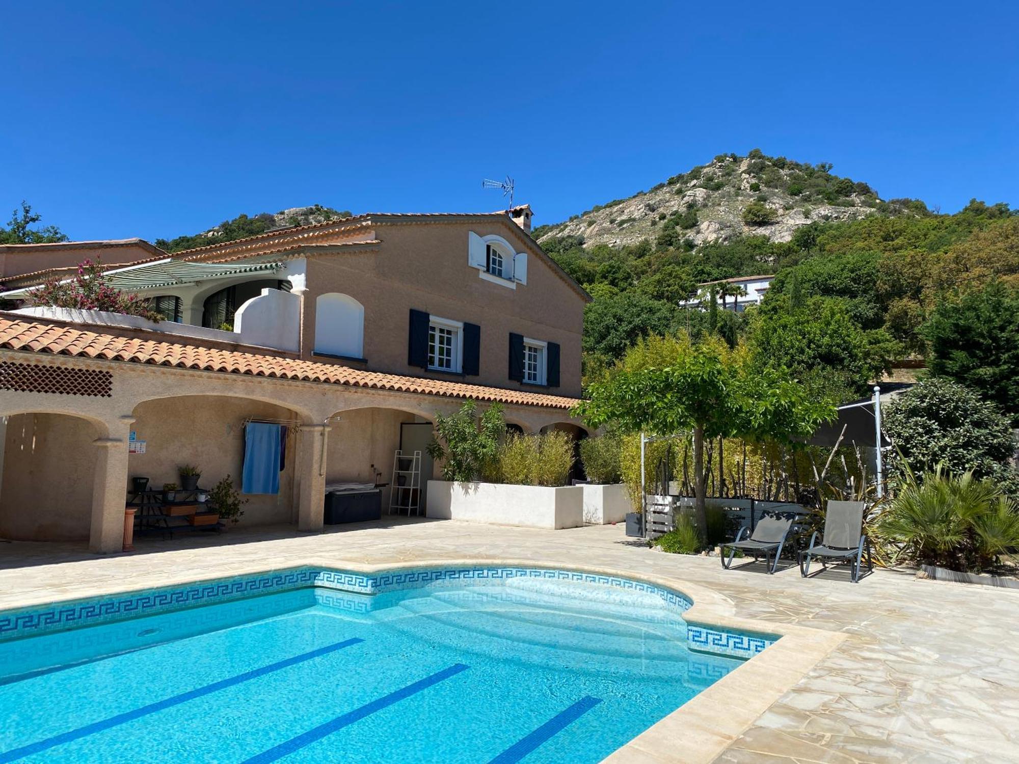 La Roca Flora Hotel Le Plan-de-la-Tour Екстериор снимка