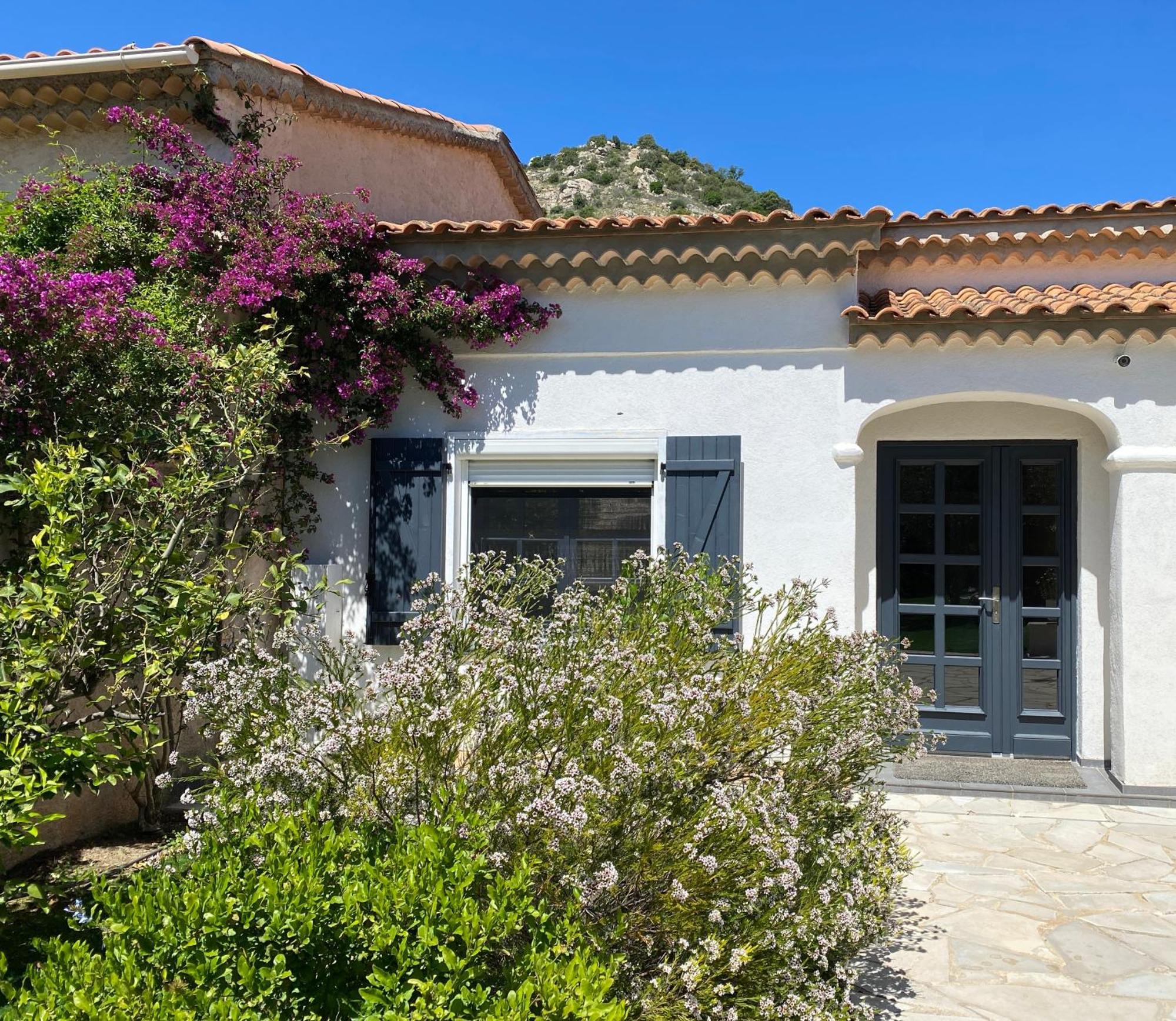 La Roca Flora Hotel Le Plan-de-la-Tour Екстериор снимка